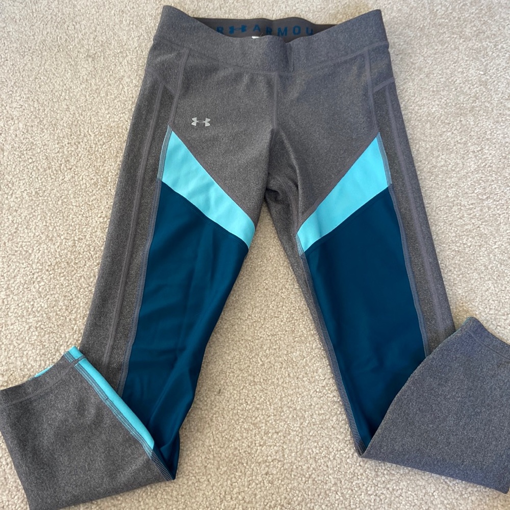 blue and grey under armour leggings